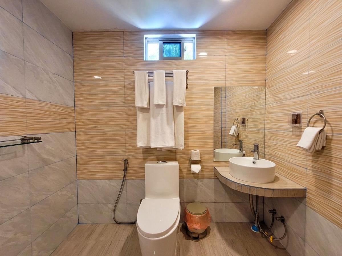 Thila Sky View - Guest House Thoddoo Bagian luar foto