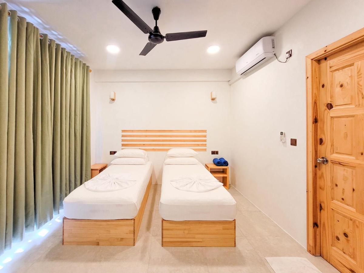 Thila Sky View - Guest House Thoddoo Bagian luar foto